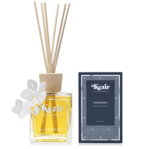Kezir - Difuzor de parfum din esente si uleiuri naturale cu betisoare din ratan 500 ml - aroma KATMANDU- ambra