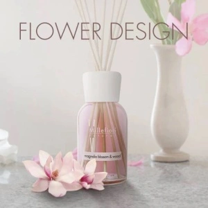 Difuzor de parfum cu betisoare din bambus MAGNOLIA BLOSSOM & WOOD 250ml gama Naturals