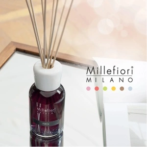Odorizant de camera cu betisoare Millefiori Milano Nero 100ml