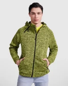 Hanorac din tricot cu glugă