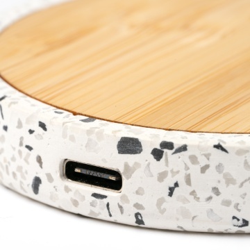 Încărcător wireless din piatră terrazzo reciclată și bambus - Img 4