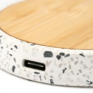 Încărcător wireless din piatră terrazzo reciclată și bambus - Img 4