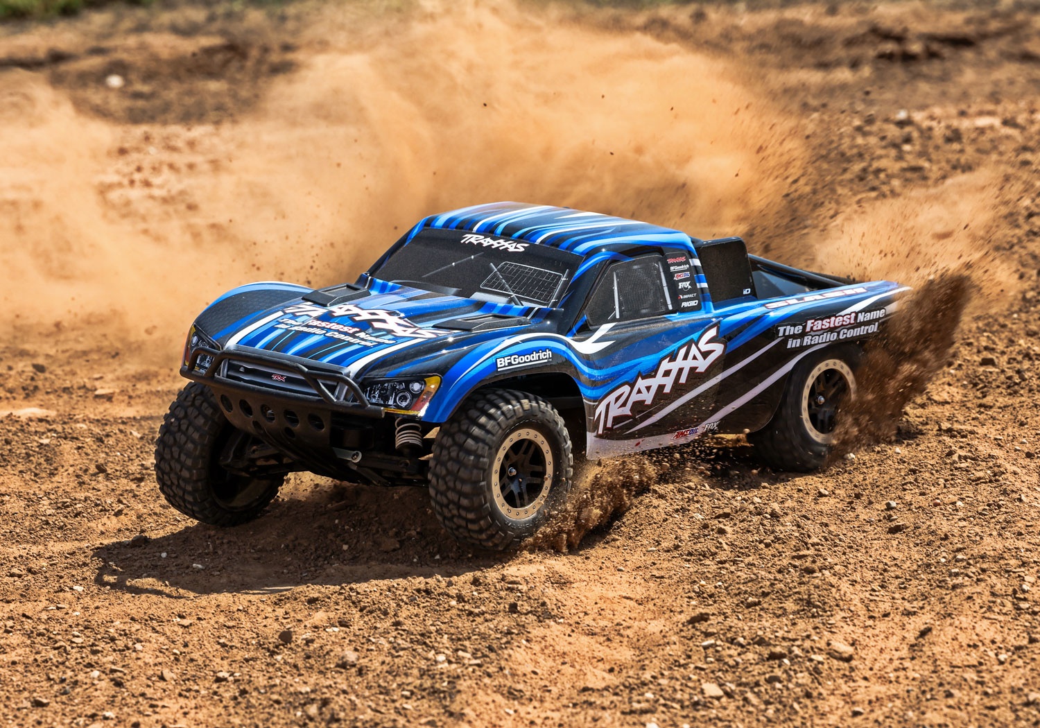 Automodel Traxxas Slash cu acumulator si incarcator 58234