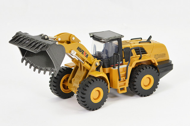 Macheta Tractor incarcator frontal diecast Huina, scara 1/50