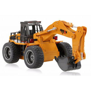 Excavator tractor cu telecomanda roti mari