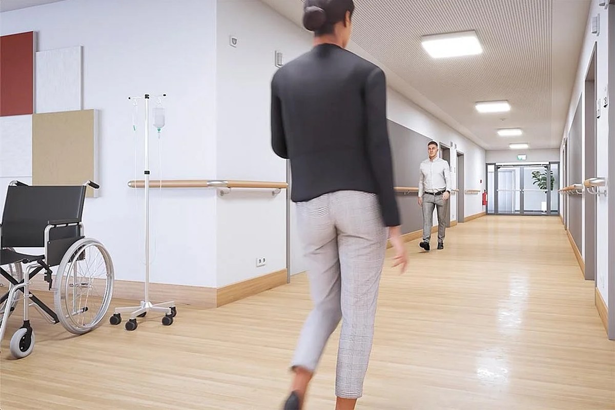 Coridor de spital cu uși largi pentru acces cu pat și cărucior