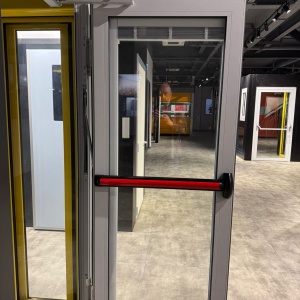 Automatizare Usa cu 1 canat, motor deschidere automata Aumuller FTA 600 R + Bara antipanica motorizata Cisa eFAST