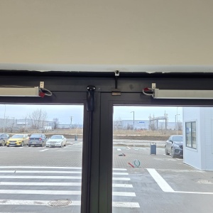 Automatizare Usi cu 2 canate, motoare deschidere automata Aumuller FTA 600 R + Bara antipanica motorizata Cisa eFAST - Img 3