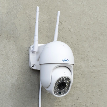 Pachet Camera supraveghere video wireless PNI IP440 WiFi, PTZ, 4MP si card de memorie MicroSD PNI 12