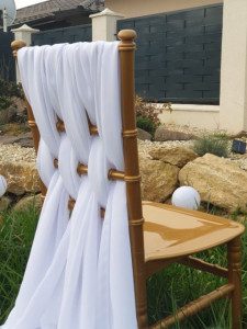 esarfe scaune chiavari alb voal