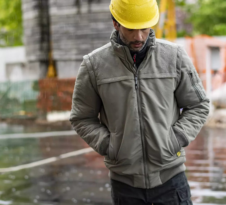 5 sfaturi pentru îmbrăcăminte de lucru rezistentă la ploaie