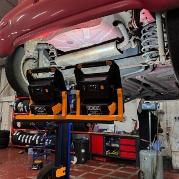 Lampă de șantier, ateliere, service auto 6500 lumeni | JCB KONNECT - Img 5