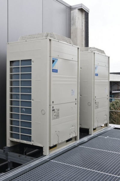 Unitate de condensare ZEAS LREQ12BY1