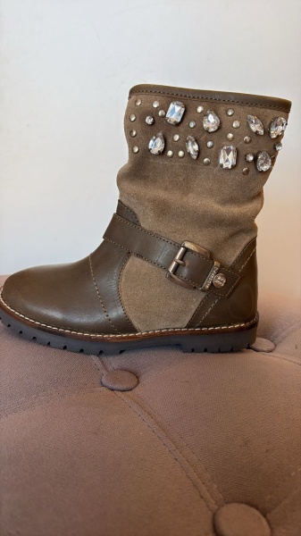 cizme-fetite-piele