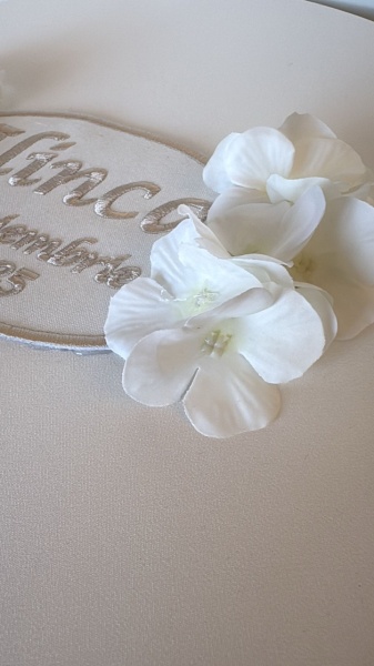 trusou-botez-cu-flori-albe