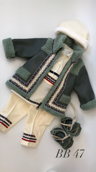 Costum baieti botez traditional Mihai