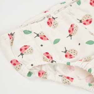rochita-bebe-cu-buburuze