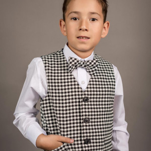 veste carouri alb si negru detaliu