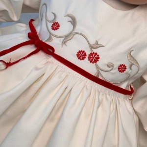 rochie-de-botez-cu-brodarie-traditionala