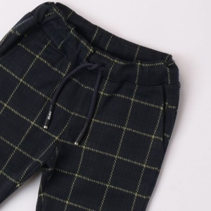 pantaloni-baieti-in-carouri