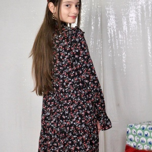 rochita-adolescente-cu-flori