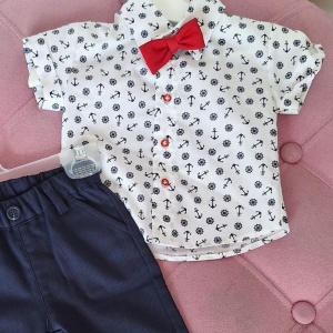detaliu costum botez