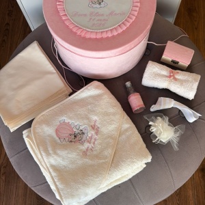 Trusou de botez Balloon Bear Pink