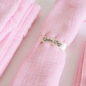 Trusou botez lux din muselina pink - Img 3