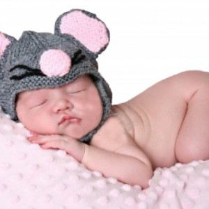 Caciula bebelusi Little Mousie