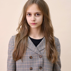 costum-adolescente-cu-sacou