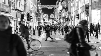 Ai voie cu bicicleta pe trecerea de pietoni? Raspunsul este fara echivoc!