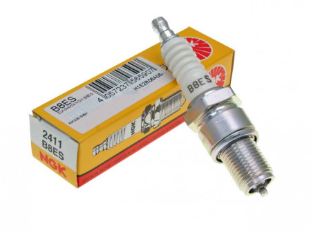 Spark plug for moto / scooter NGK B8ES