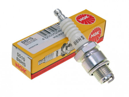 Spark plug for moto / scooter NGK B8HS