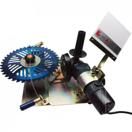 Device for sharpening brush cutter discs
