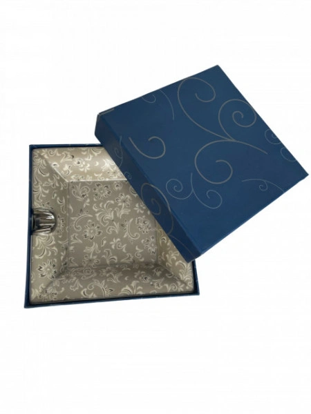 Scrumiera din portelan decorata cu flori argintii,15.5x15.5 cm - Img 3