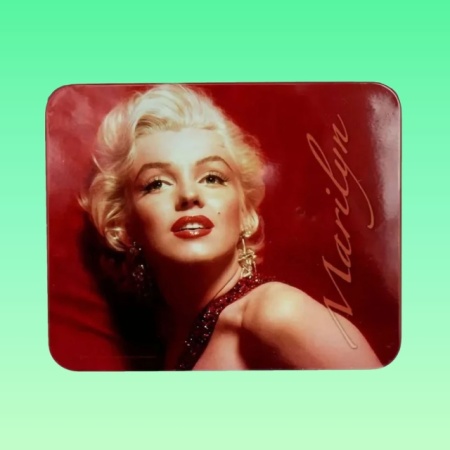 Set cadou fumatori Marilyn Monroe cutie metalica tabachera si bricheta piezoelectrica