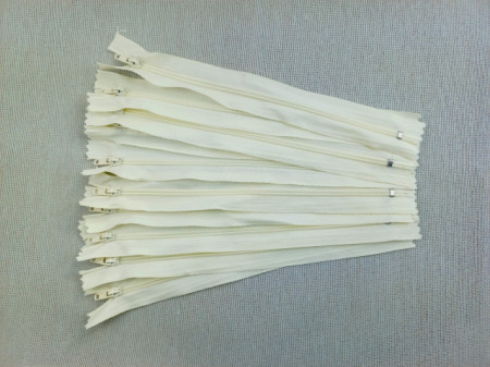 Fermoare fusta #3 - 20 cm ivoire cod841