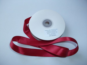 Panglica satinata ambele fete 25 mm bordo