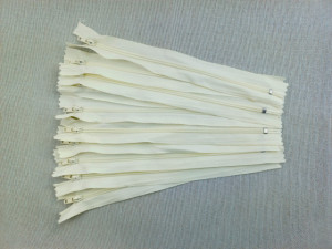 Fermoare fusta #3 - 20 cm ivoire cod841 - Img 2