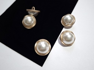 Nasturi metalicI auriu mat si imitatie perla, cod2529 H