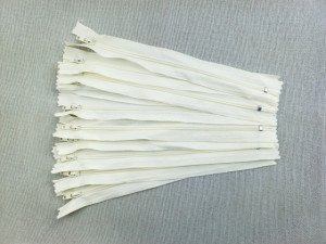 Fermoare fusta #3 - 20 cm alb ivoire cod102 - Img 2