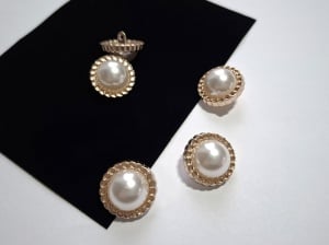 Nasturi metalicI aurii si imitatie perla, cod2529 D - 18 buc