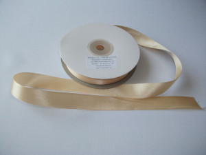 Panglica satinata ambele fete 15 mm bej