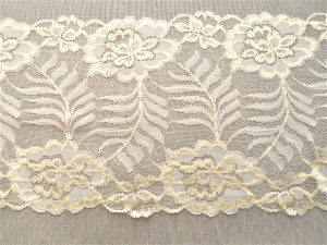 Dantela elastica alba cu broderie crem - 18cm/10m, cod304 - Img 2