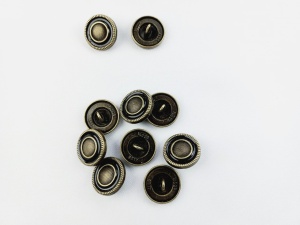 Nasturi metalici , 25buc., cod120/121
