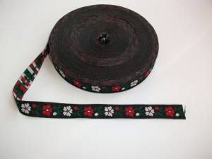 Banda tesuta flori 25 mm pe fond negru - 25m