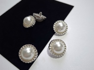 Nasturi metalicI argintii si imitatie perla, cod2529 C