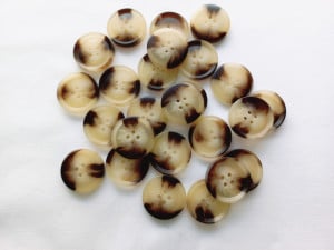 Nasturi plastic degrade, bej cu maro, M32(20mm), cod225 - Img 1