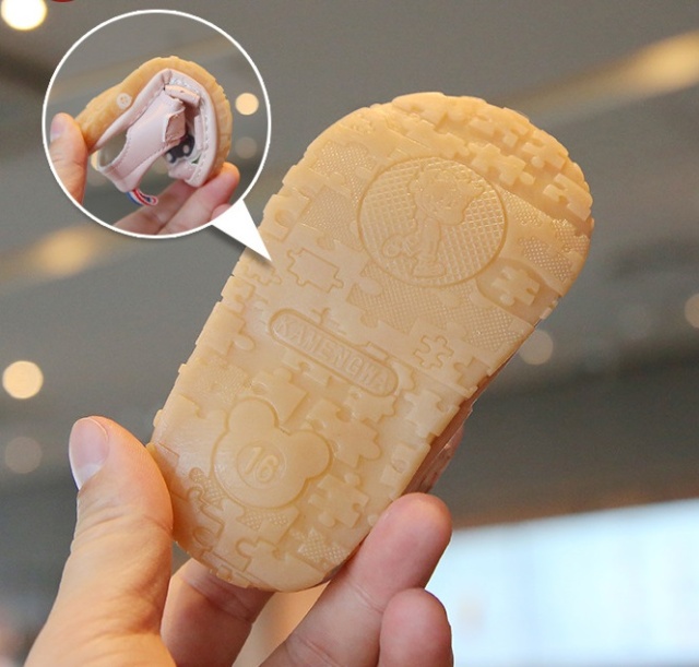 Sandalute crem cu piuitoare - Cool bear - 3 | YEO