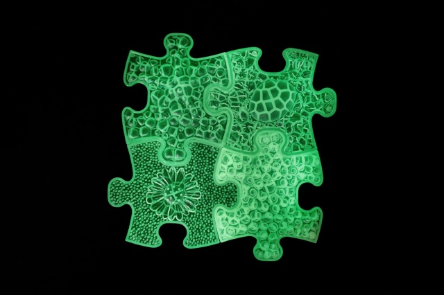 Covoras ortopedic senzorial puzzle Set Fluorescent, straluceste in intuneric